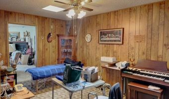 1921 Villa Dr, Artesia, NM 88210