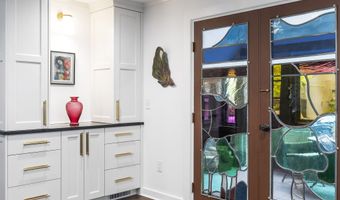 8 Morgan Rd, Canton, CT 06019