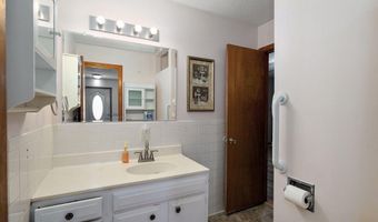 1301 S Tyler Ave, Aurora, MO 65605