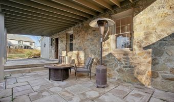 6022 VALLEY VIEW Dr, Alexandria, VA 22310