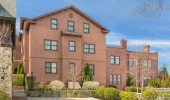 78 Rhode Island Ave 8, Newport, RI 02840