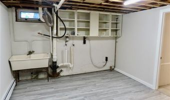5 Susan Cir, Johnston, RI 02919