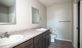 116 Pin Oak Dr, Aurora, MO 65605