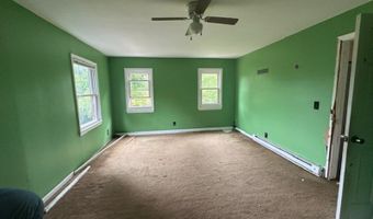 8 Greendale Rd, Andover, NJ 07860