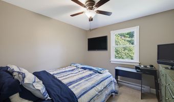 18 Vale Rd, Brookfield, CT 06804