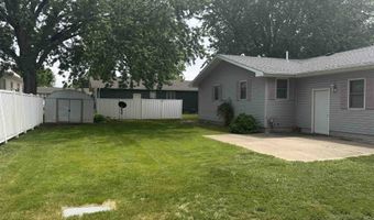 530 S 5th St, Akron, IA 51001