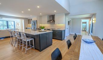 16 Cottage St, Belfast, ME 04915