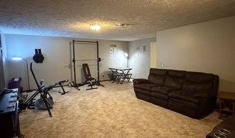 330 Fairview Dr, Aurora, NE 68818