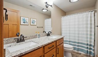 2055 Silver Maple Trl, North Liberty, IA 52317
