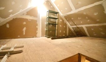37 Cortland Cir, Bangor, ME 04401