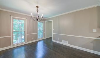835 Lakeshore Dr NW, Berkeley Lake, GA 30096