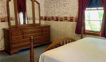 135 Ridgeland Dr, Amherst, OH 44001