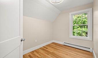 33 Brookline St, Abington, MA 02351