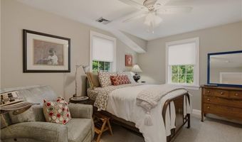 11 King Philip Ave, Bristol, RI 02809
