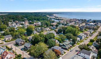 14 Robinson St, Narragansett, RI 02882