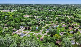 302 Westwinds Dr, Almont, MI 48003