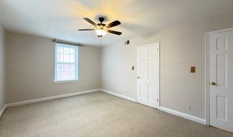 24 S OLD GLEBE Rd S 202, Arlington, VA 22204