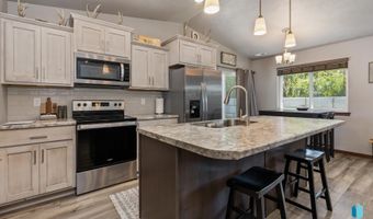 38 N 6th St, Baltic, SD 57003