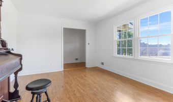 112 Shoally Park Dr, Boiling Springs, SC 29316