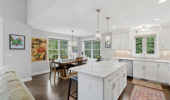 80 Conley Ave 6, Cranston, RI 02921