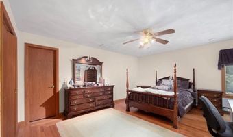 633 Chestnut Hill Rd, Glocester, RI 02814