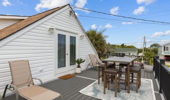 125 Pelican Dr, Atlantic Beach, NC 28512