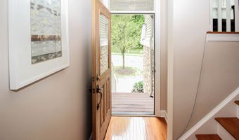 6 Lawrence Ave 6, Danbury, CT 06810
