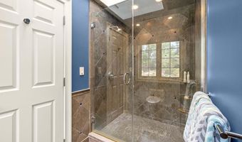 56 Oak Dr, Bedford, NH 03110