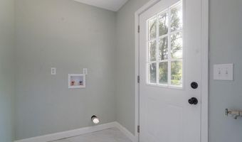 116 E Hadley St, Aurora, MO 65605