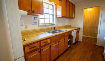 537 City Cir, Baxley, GA 31513