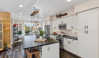 2517 State St, Carlsbad, CA 92008