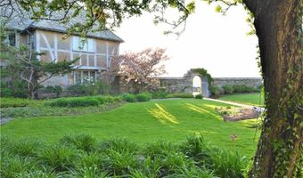 61 Ledge Rd J, Newport, RI 02840