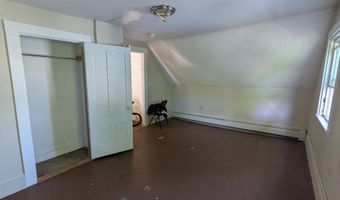 3 Dean St, Bangor, ME 04401