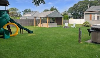 30 Alvin St, Warwick, RI 02886