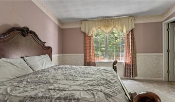 66 Hunters Crossing Dr, Coventry, RI 02816