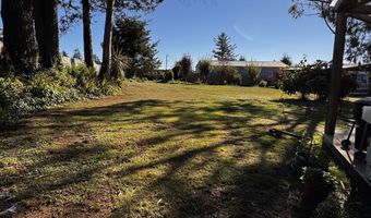 97818 HANSCAM Ln, Brookings, OR 97415