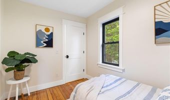 540 Middle Hwy, Barrington, RI 02806