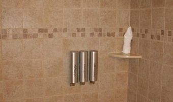 2 Chamonix Dr 402, Alloway, NJ 07462