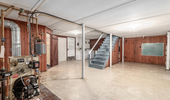 34 Valerie Ln, Danbury, CT 06811