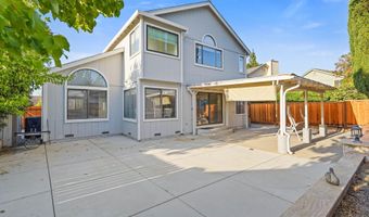 318 Redrock Dr, Antioch, CA 94509