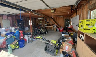 84 14th St, Bangor, ME 04401