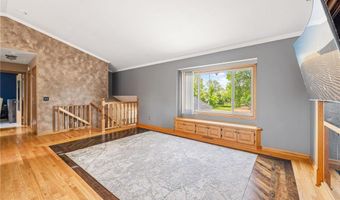 550 Mckinley St, Anoka, MN 55303