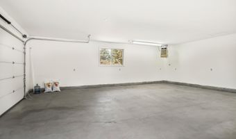 64502 McGrath Rd, Bend, OR 97701
