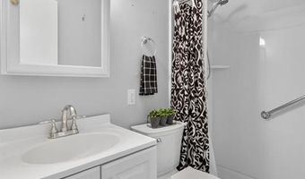 234 St Marys Dr, Ballwin, MO 63021