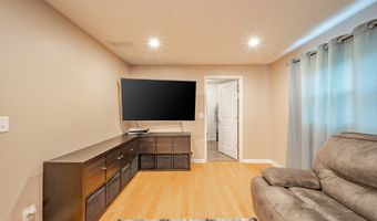 149 E 75th St, Anderson, IN 46013