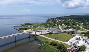 145 Bay Ave, Apalachicola, FL 32320