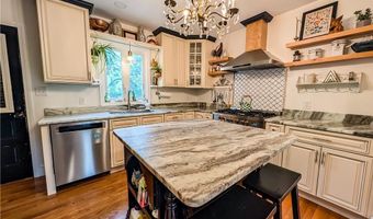 42 Mechanic St, North Smithfield, RI 02896