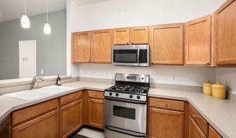 2768 S Knightsbridge Cir, Ann Arbor, MI 48105