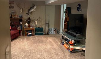 917 9th St, Aurora, NE 68818