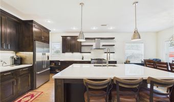 616 2nd St, Bentonville, AR 72712